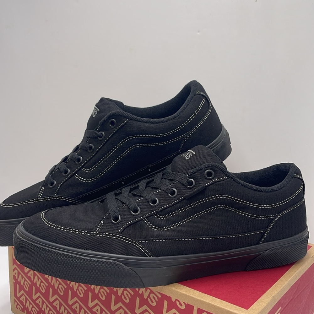 Vans Men’s Bearcat (Canvas) Black/Black
VN000DT2186
Sneakers - Picture 6 of 16